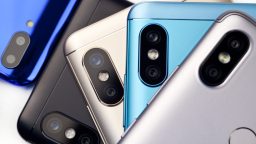 un telefon inteligent cu mai multe camere